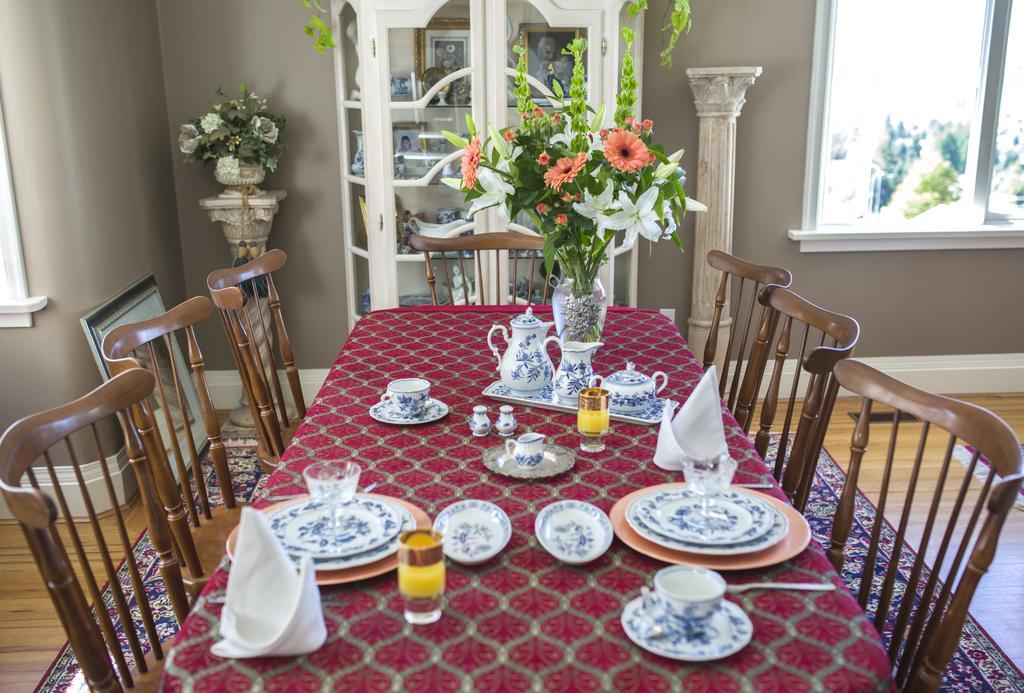 Crystal'S View Bed & Breakfast Северный Ванкувер Экстерьер фото